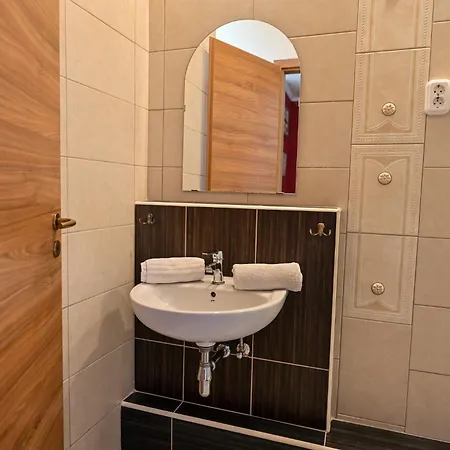 ゲストハウス Bellavista 2 3*